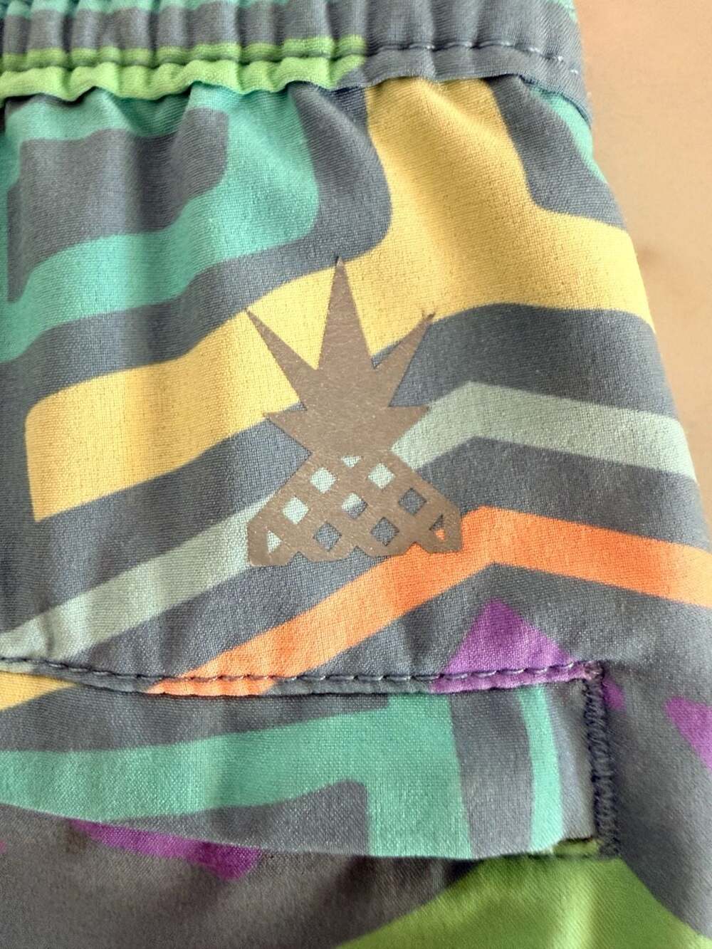 Chubbies Men's Geometric Print Swim Trunks Size M 0460 - Picture 4 of 8